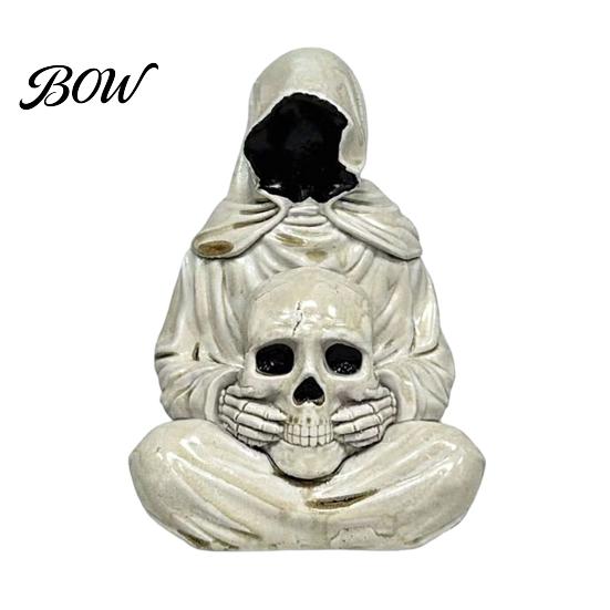 Handcrafted Sculpture for Indoor Tabletop Halloween Skull Light, Spooky Gothic Style Ornament, Waterproof Decorative Unique Goth Light Courtyard