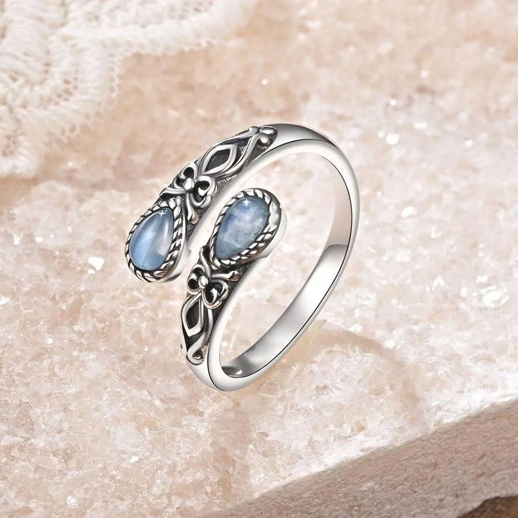 QIBAOKU Anello Retro Argento Pietra di Luna Moda Stile Vittoriano Rilievo Fiocco Anello Bosnia Regalo Regolabile