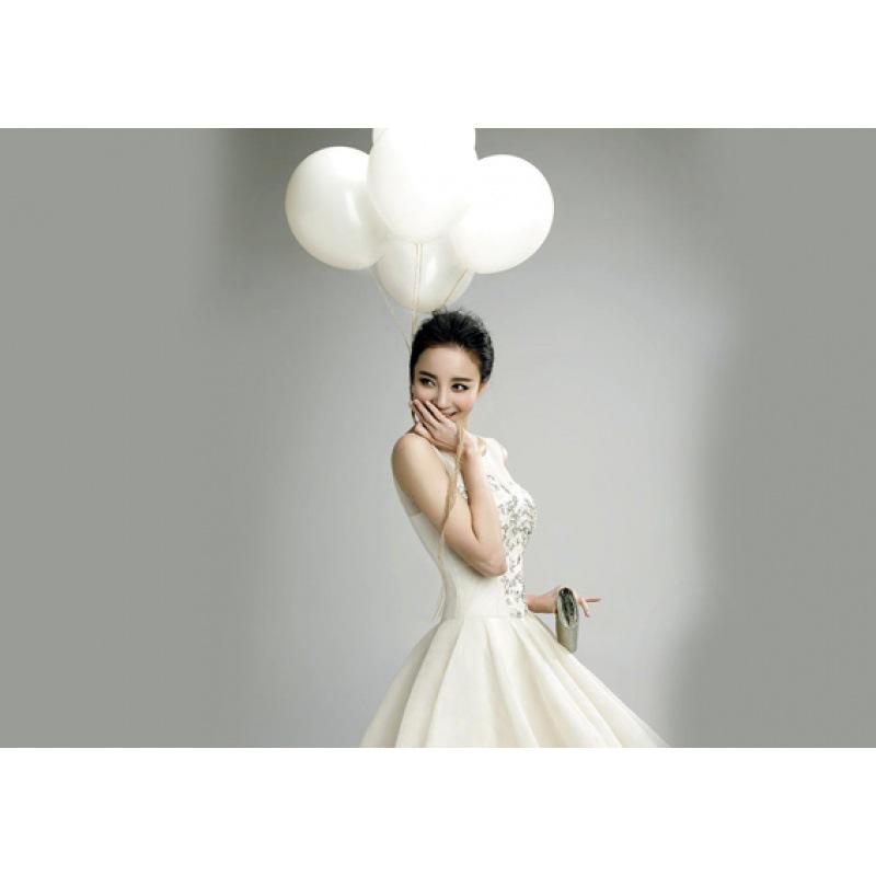 

Liu Yuxin Star Poster Decorative Paper Frame for Living Room, Dorm, Bedroom Wall White card paper (non-adhesive) 30*42 cm