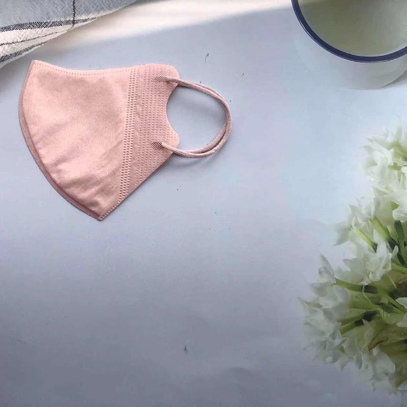 2025 Jaro/Léto Prodyšná 3D Jednorázová Rouška s Červenáním: Ochrana proti UV záření, Ochrana před sluncem, Třívrstvý design.