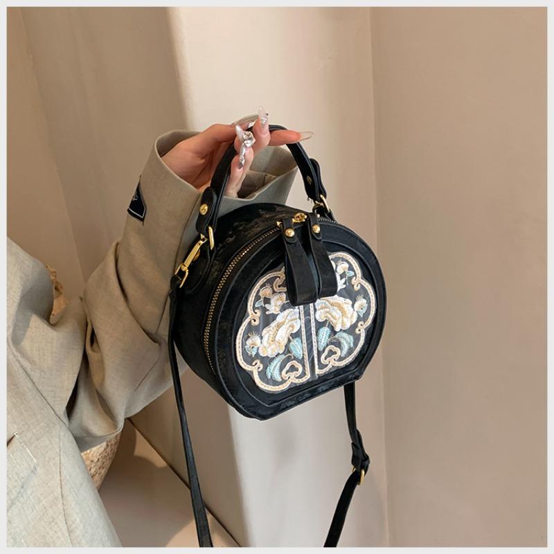 Today's Popular Small Bag Women's New Versatile Messenger Bag Summer Exquisite Portable Small Round Bag