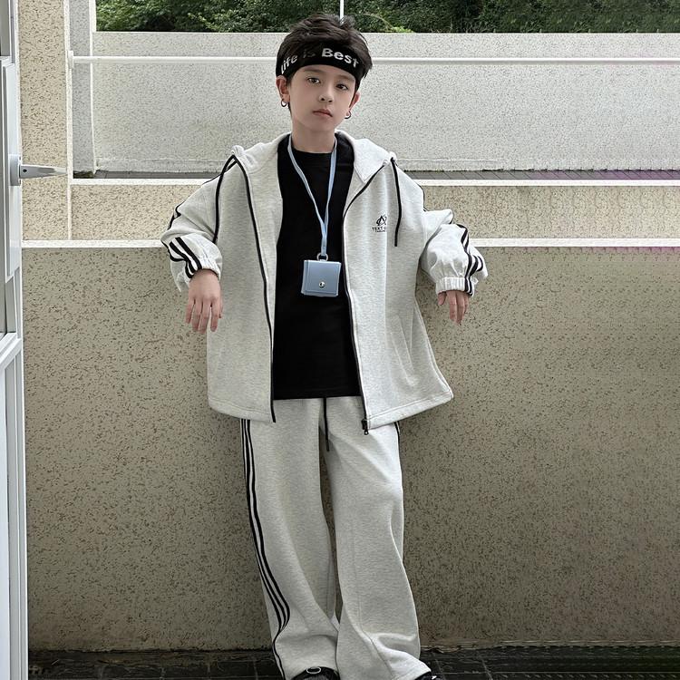 

Мальчиковый костюм в стиле преппи на осень 2025: Стильный, удобный двухпредметный комплект для улицы 160 cm хизер серый