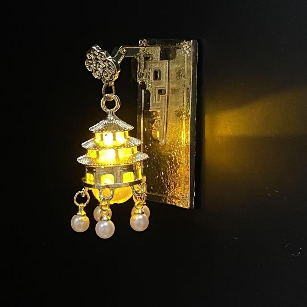 Ancient Style Luminous Lantern Refrigerator Magnet with Pavilion Tassel and Pearl Ornament
