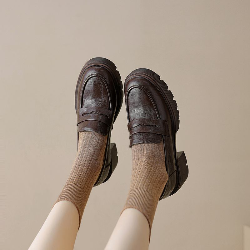 Осенне-летняя обувь из овчины с круглым носком на массивном каблуке Krazing Pot — фото 6