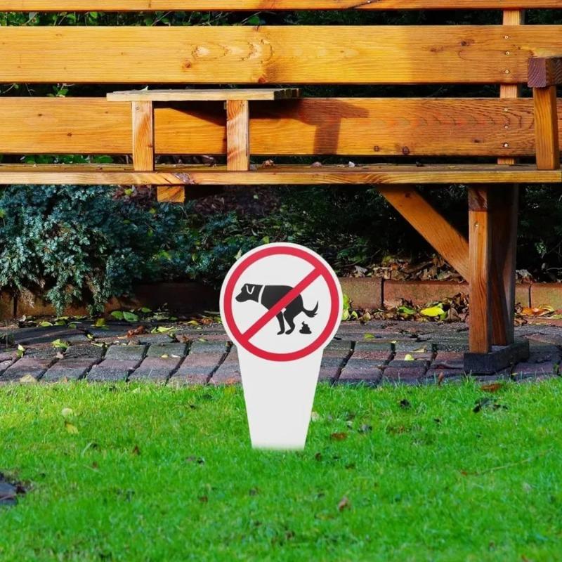 1Pcs No Dog Poop Sign Painted Weatherproof Stop Staking Chevron Board No Pooping Flowers and Grass Warning Home