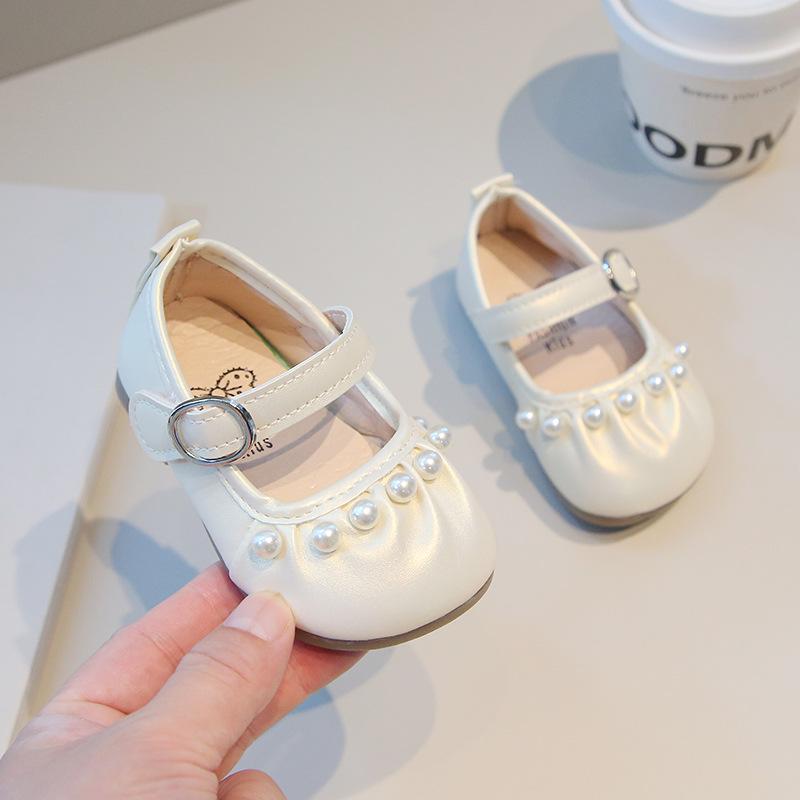 French Xiaoxiangfeng flat bottom shallow mouth single shoes girl baby toddler shoes baby shoes spring and autumn versatile pearl shoes children