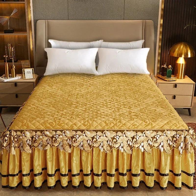 Plush Winter Warm Bedspread On The Bed Thickened Bed Skirt-style Embroidery Cotton Quilt Bedding Cover with Pillowcases
