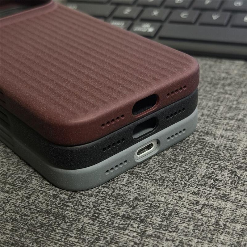 High End Matte Luggage Striped Magnetic Hard Case for IPhone 17 Pro Max 16 15 14 for Magsafe Wireless Charge Shockproof Cover