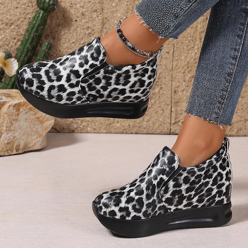 Fashion Women's Leopard Print Platform Sneakers Plus Size Comfort Slip On Casual Shoes Woman Fashion Thick Sole Non Slip Walking Shoes