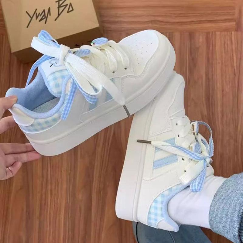 

Молочно-голубые туфли-платформы, женские кеды, новинка 2025 года, в гонконгском стиле, универсальные, с кожаным верхом, студенческие, для отдыха, спортивные, белые туфли 40
