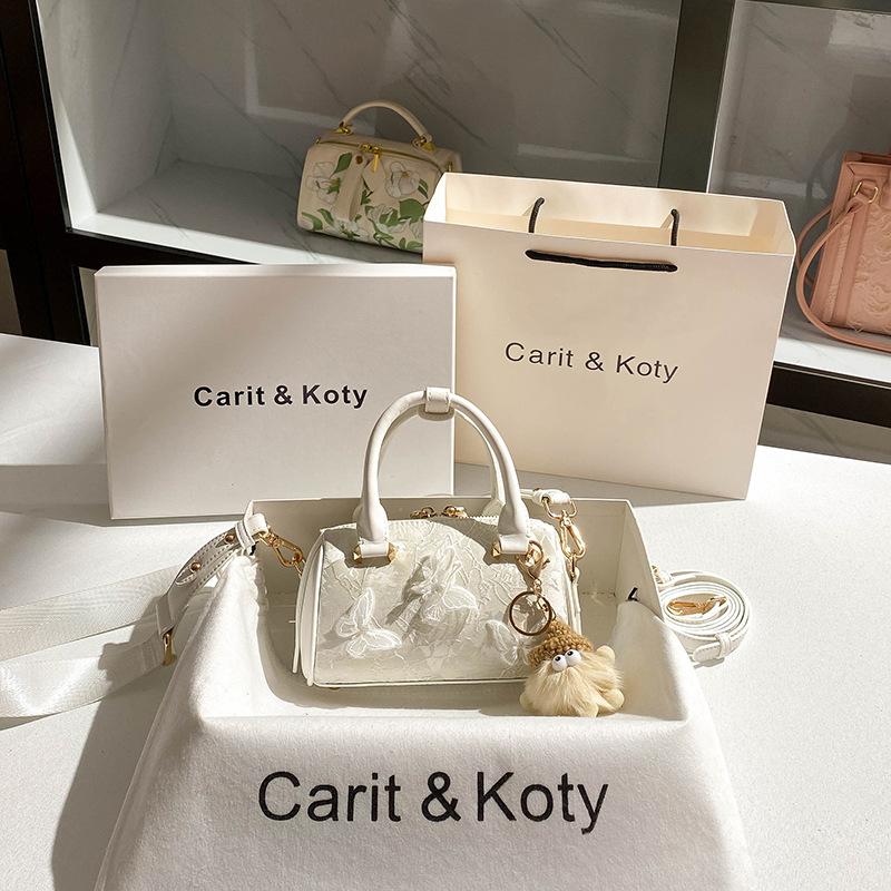 Lace Butterfly Boston Bag AutumnWinter New High End Embroidered Pillow Bag белый 6090₽