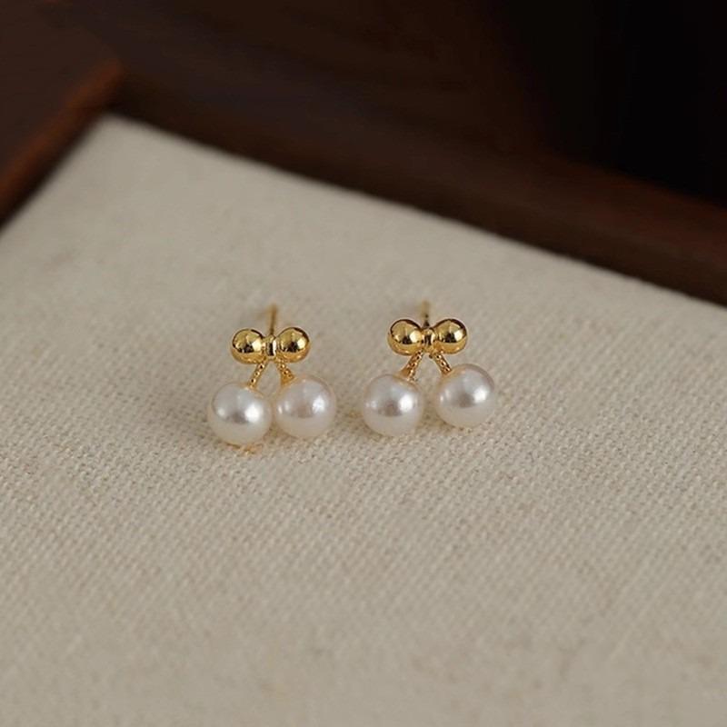 Pearl Earrings Women's High-end Earrings Ear Jewelry High-end Stud Earrings Niche Design Light Luxury