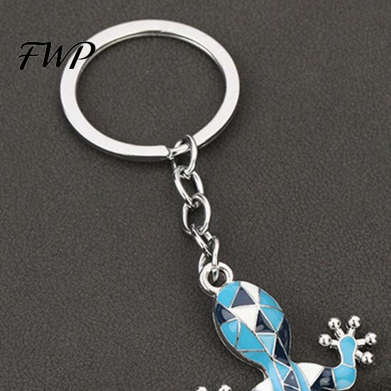 Zinc Alloy Keychain Pendant Geometric Pattern Imitation Gecko Design Oxidation Resistant Key Chain Electroplated Holder Backpack Car Accessory Keyring