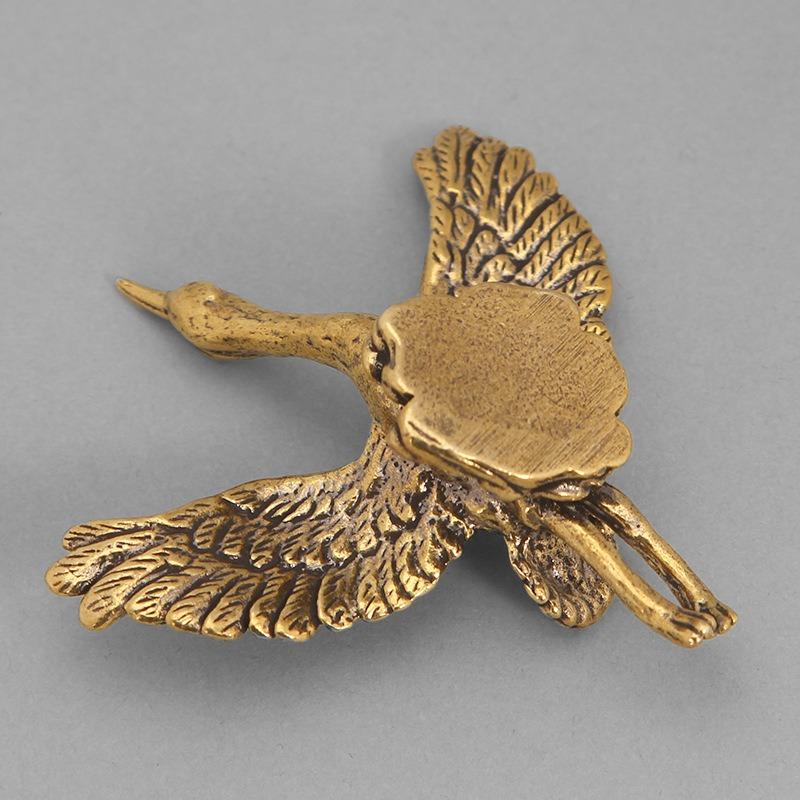 1Pcs Retro Brass Crane Parrot Desktop Decorative Ornaments Metal Animal Sculpture Mini Tea Pet Living Room Home Decoration Gifts