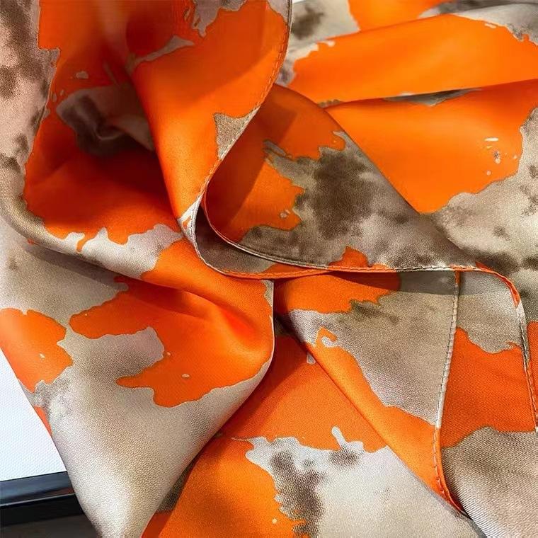 Luksus sateng silkesjal skjerf kvinner skjerf sommer solkrem strand stjal wraps Bufanda kvinnelig hodetørkle Echarpe