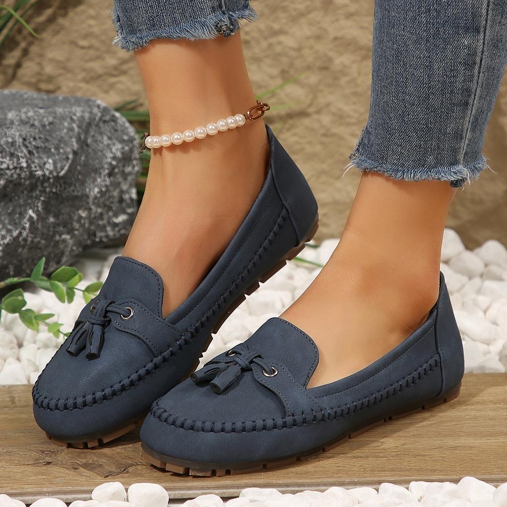 New 2025 Large Size Women's Flat Leather Shoes