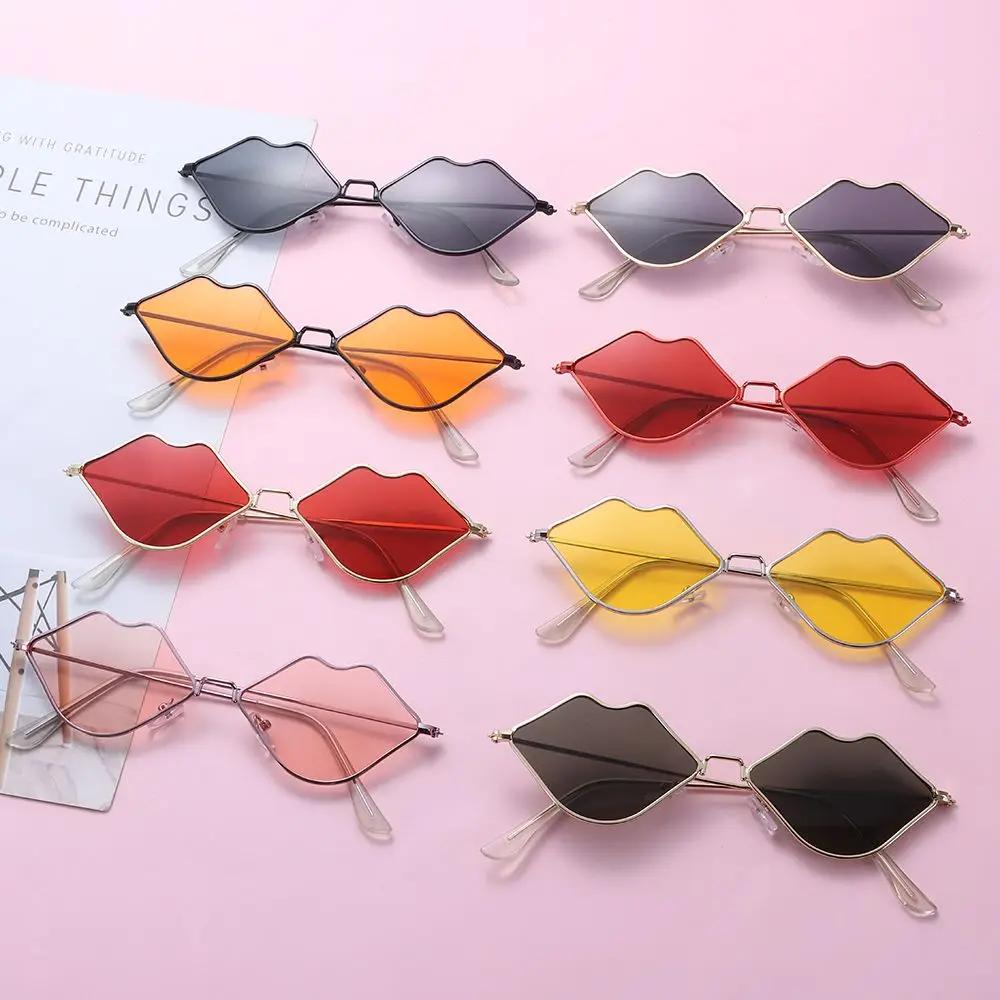 Retro Metal Ocean Lens Small Frame Women Sunglasses Lips Shape Vintage Style UV Protection