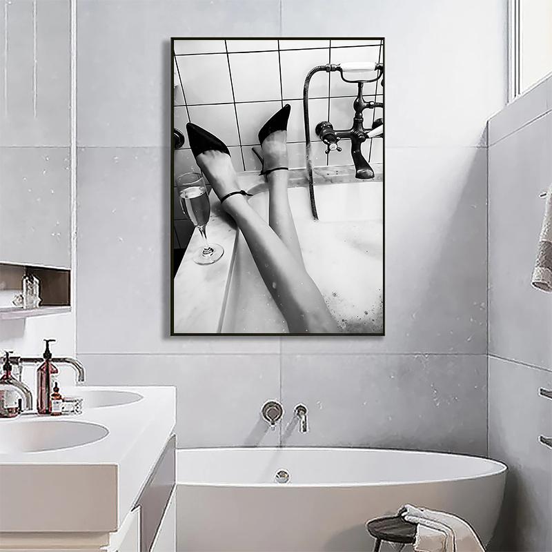 Black and White Girls Bathroom Decor Woman In Bathtub Print Poster Canvas Painting Wall Art for Toilet Fashion Home Decoration