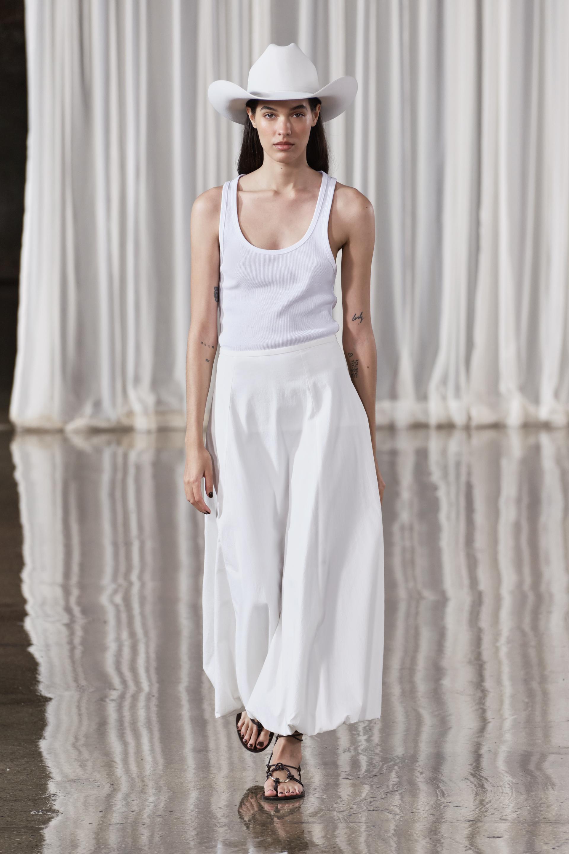 

ОБЪЕМНАЯ ЮБКА МИДИ ZW COLLECTION