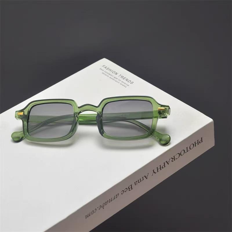 Square Rivet Sunglasses Vintage Inspired Shades Trendy Fashion All-Match Sun Glasses