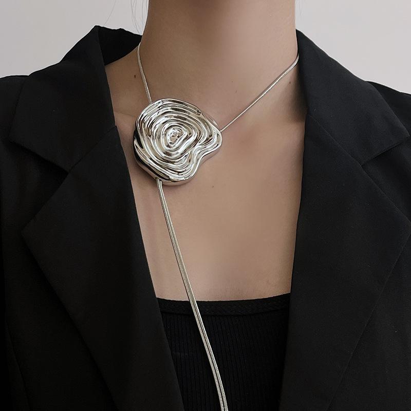 

Rose flower pull-out adjustable necklace fashion style temperament collarbone chain niche cold style necklace jewelry women