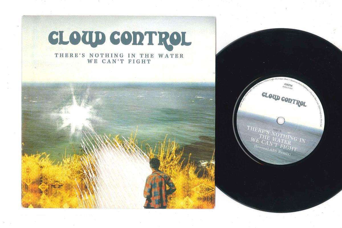 

7inch Record CLOUD CONTROL - There s Nothing In The Water We Can INFECT126S INFECTIOUS 2011 UK Rock Used