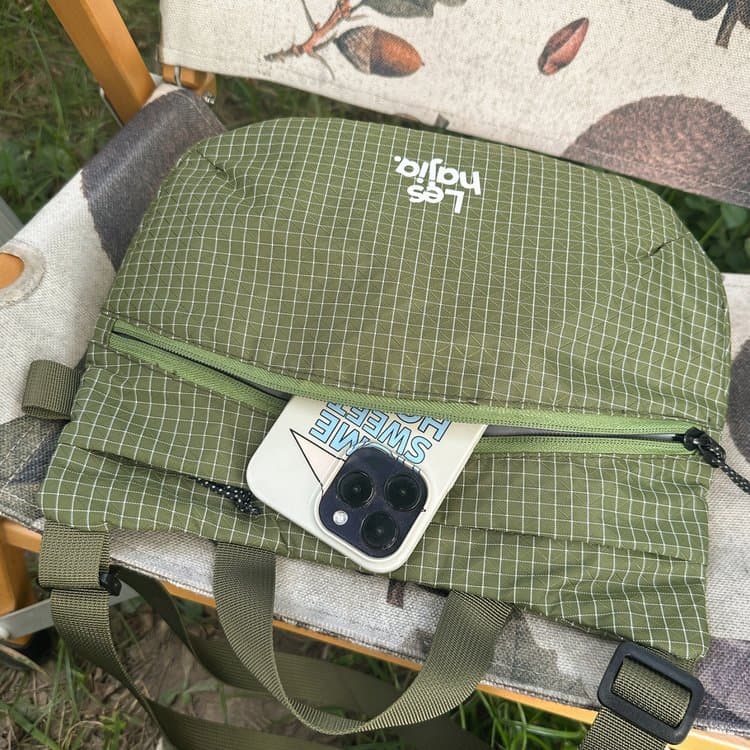 Lightweight waterproof nylon messenger bag for women