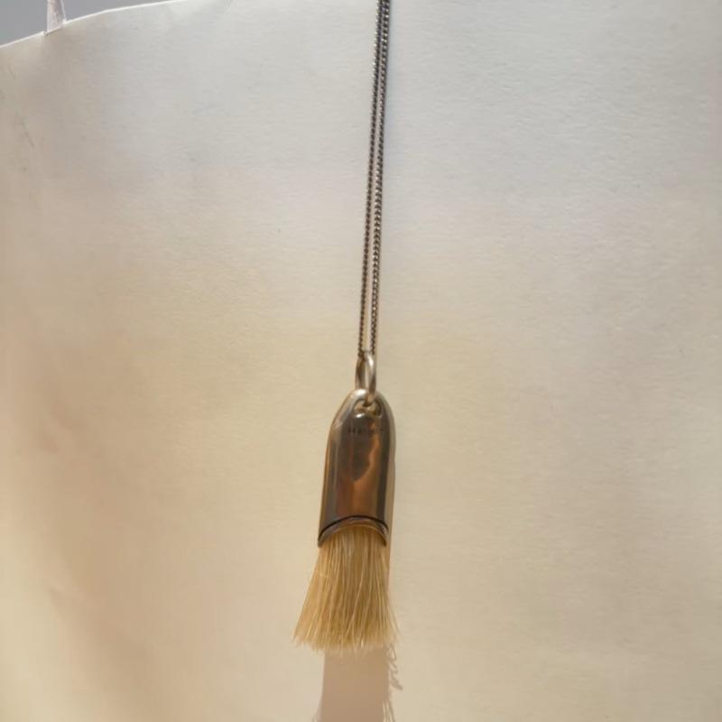 Korean Cha Jingyuan Style Tassel Necklace with Brush Pendant – Elegant, Niche Design, Long Chain for Sweaters
