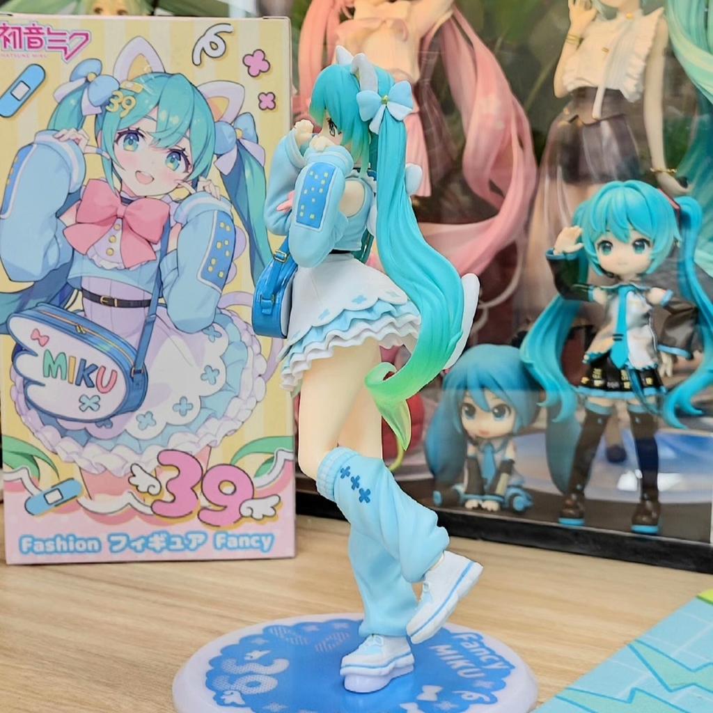New  Hatsune Miku - Cat Eat Ver. -Kawaii Fashion Scene Model Collection Desk Toy Collectible Lovely Action Figure Birthday Gift
