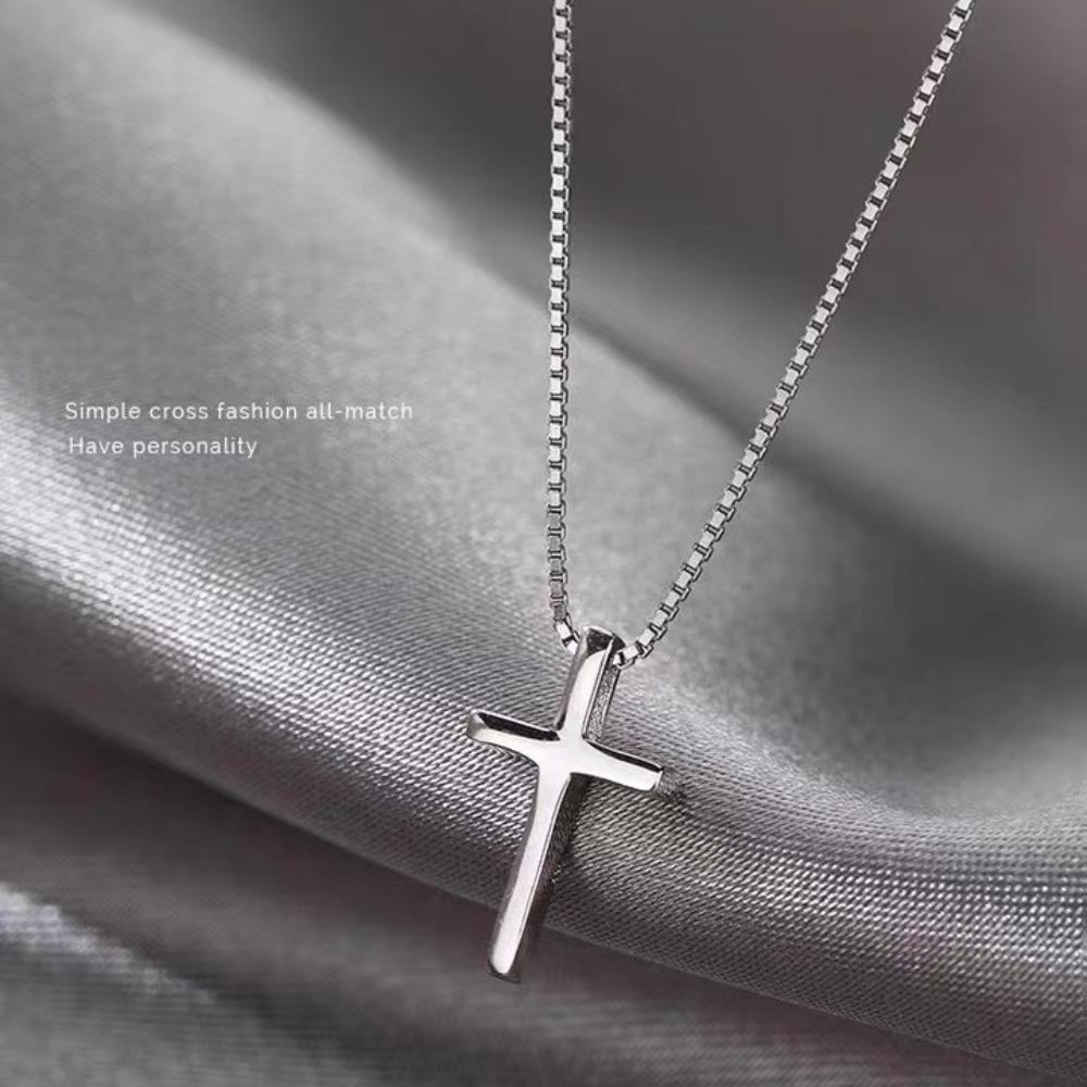 Glossy Cross Necklace Female Small Exquisite Cold Wind Advanced Sense Collarbone Chain Tide