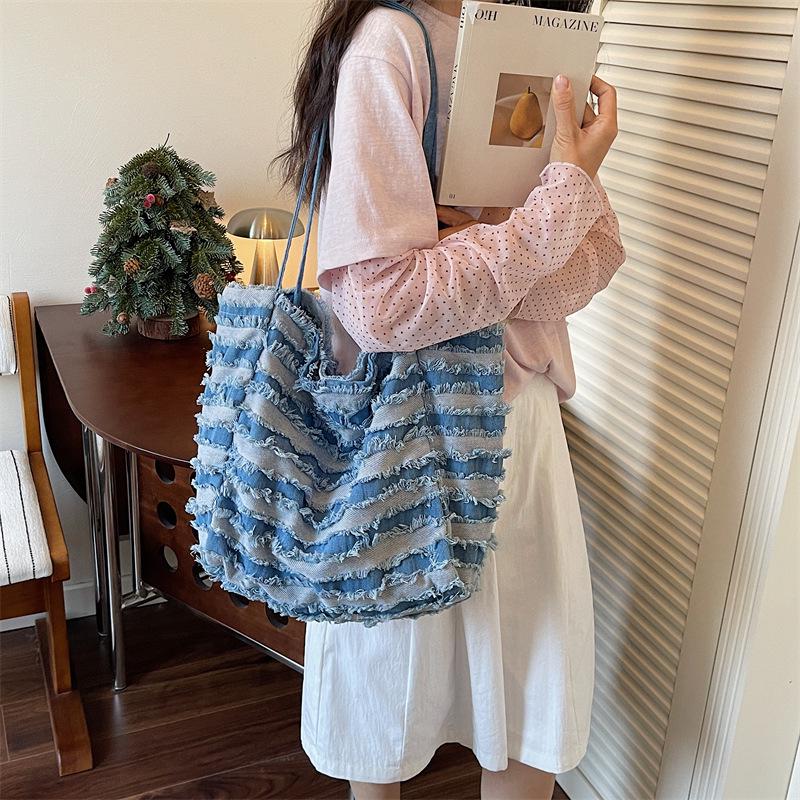 Women's Denim Commute Shoulder Bag: 2026 Spring Casual Fashion Tote with Large Capacity