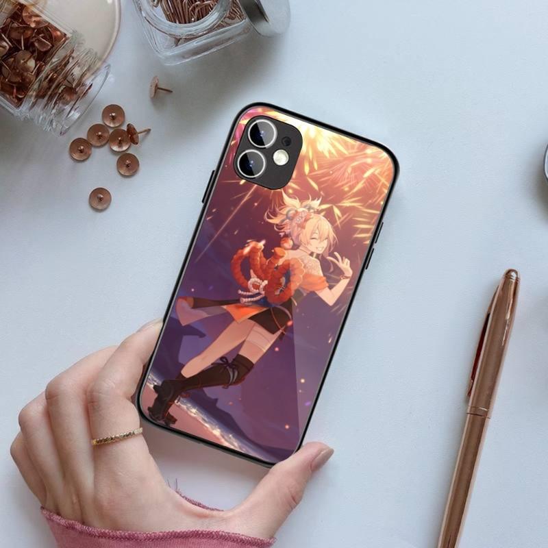 Genshin Impact Yoimiya Handyhülle für IPhone 14 13 12 11 XS X 8 7 6 Plus Mini Pro Max SE 2022 Schwarz PC TPU Glas Handyhülle