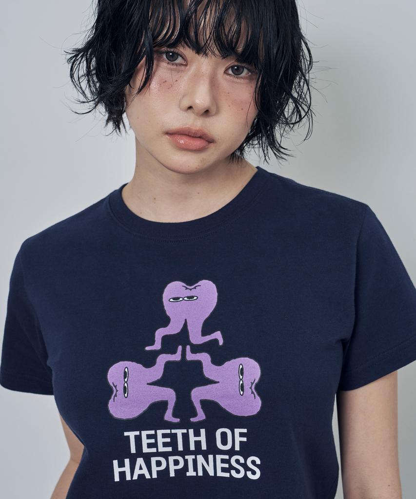 Lujeoseukeulleob Teeth Of Happiness Clover Logo Short Sleeve T-Shirt Navy