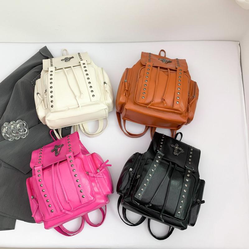 Yogodlns Nieten Rucksack Damen Gothic Punk PU Leder Schultertasche Damen Vintage Rucksäcke College Große Kapazität Schultasche