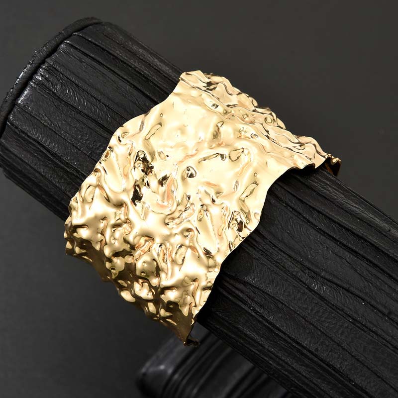 Vintage Metall Unregelmäßig Verknitterte Offene Armreifen Für Damen Herren Punk Hip Hop Goldfarbe Breit Textur Manschettenarmbänder Schmuck