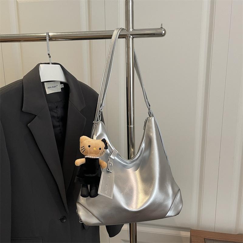 Slack Soft Leather Bag Women's New Fashion Commuter Shoulder Messenger Bag Lazy Wind Tote Bag