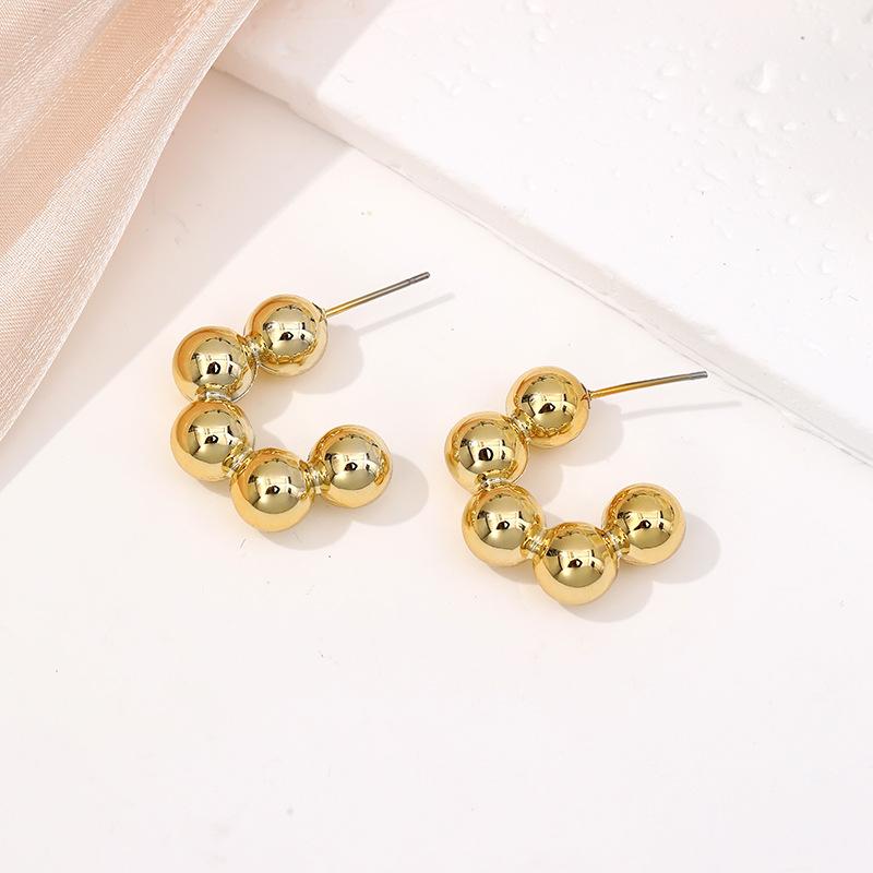 Creative gold stud earrings light luxury earrings niche design sense gold stud earrings high sense earrings jewelry accessories