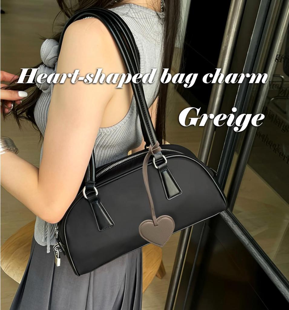 Chaveiro de bolsa com formato de coração com cordão de couro vermelho. Estilo coreano. Decoração de bolsa feminina. Corrente de couro estilosa e fofa. Um ótimo presente para mulheres.