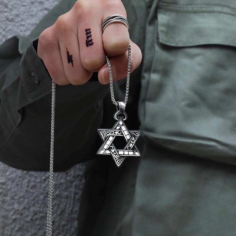 Colier Hip-Hop Trendy din Oțel Titan pentru Bărbați - Fashionabil, Versatil și Accesoriu Emoțional pentru Cuplu.