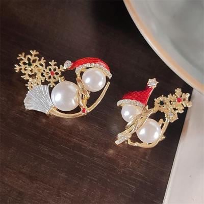 Lovely Christmas Snowman Brooch Shining Sweater Scarf Badge Snowflake Xmas Brooch  Kid Gift