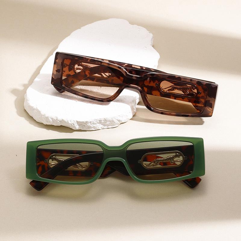 JYL TS Sunglasses Small Square Rivet UV European/1554