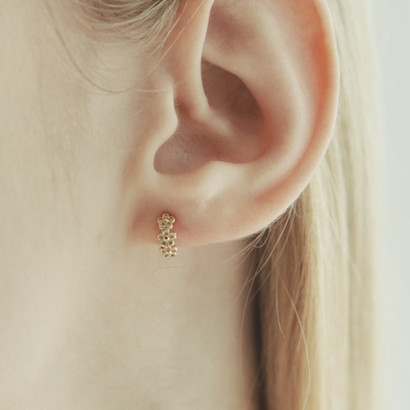 LUNNE 14k Triple Flower One-Touch Earrings (14k Gold) #B06