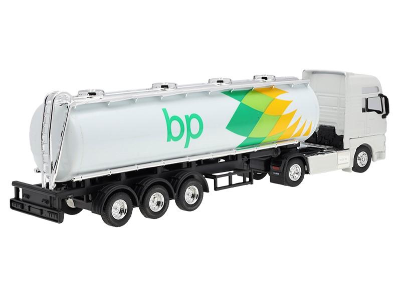 Model 1:64, MAN TGX XXL, biały ciągnik, cysterna BP