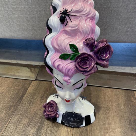 Halloween Pink Bride Bust Statue Creepy Spider Rose Ghost Bride Resin Figurine Sculpture Holiday Party Decoration Ornament