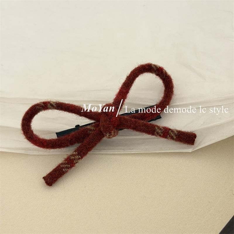 

Atmospheric Hair Accessory - Bow-shaped Clip with Beak-shaped Clamp and Checkered Pattern, with A Fringe Clip. оранжевый
