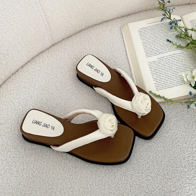 

Soft leather version~ White retro thick-soled flip-flops for women 2025 summer new models, high-end French cool slippers 40