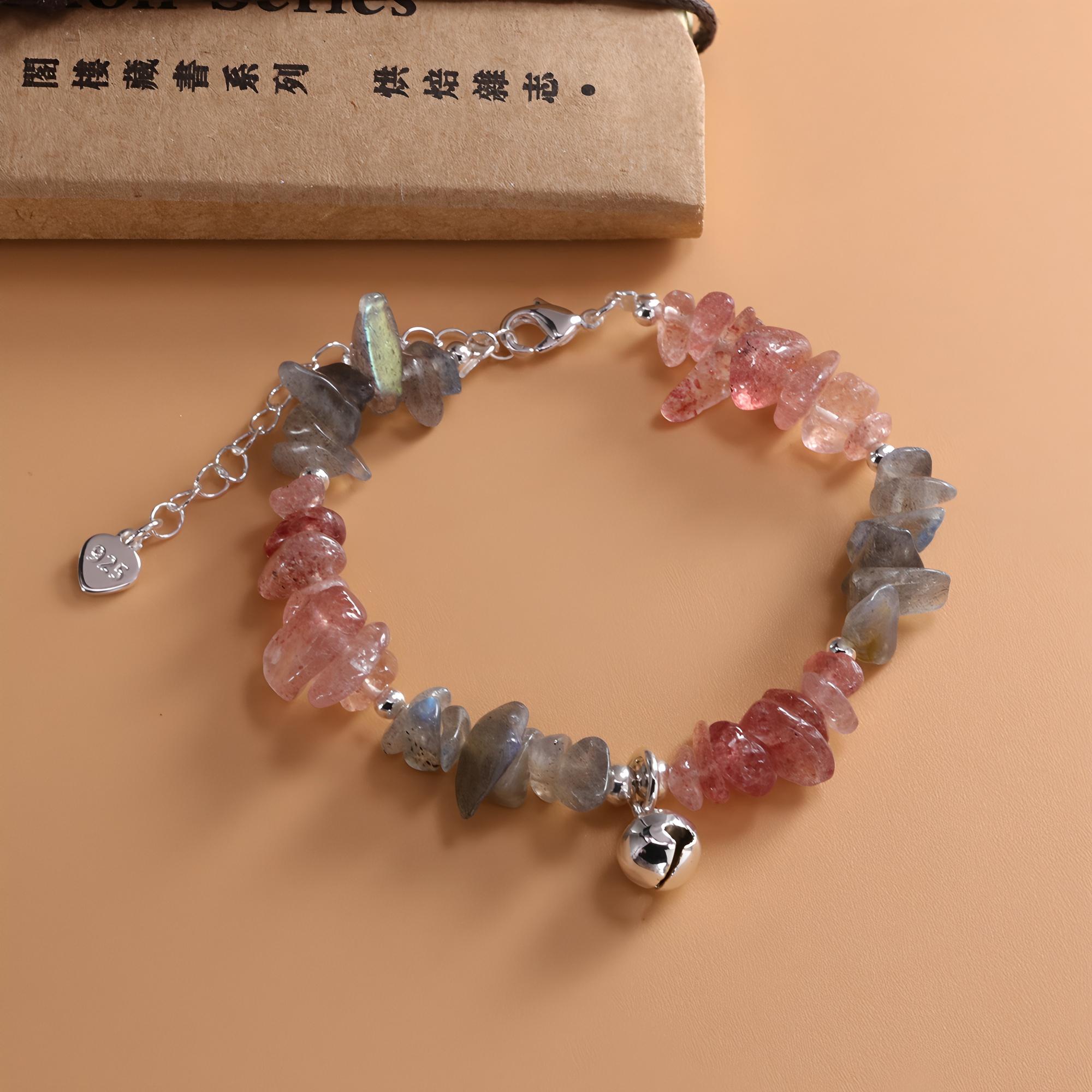 

Изящный многослойный браслет серебристого тона с цветными кристальными шармами – Идеальный подарок для неё