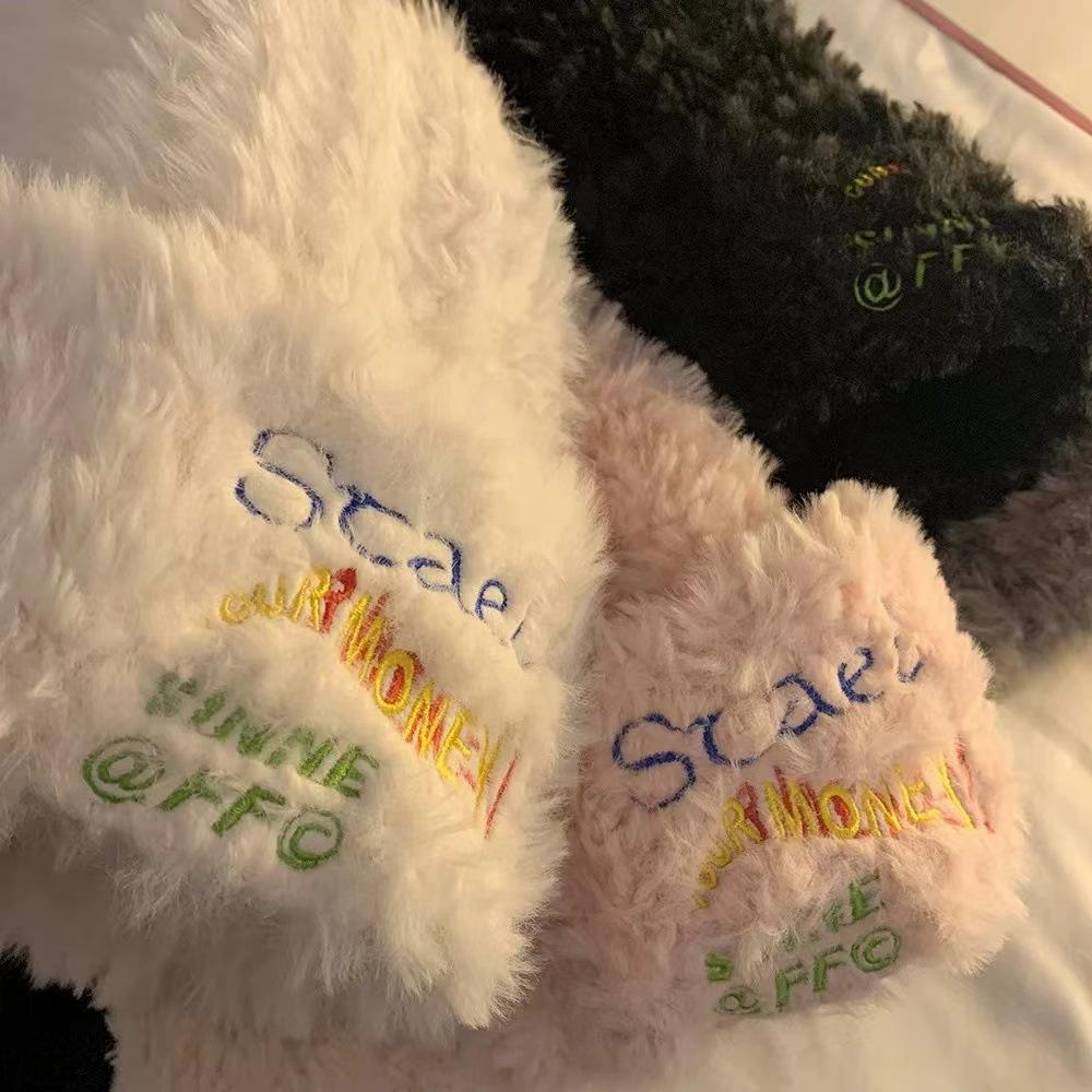 A Thick Loose Knitted Ear Protecting and Warm Cold Cap with A Large Head Circumference In Korean Style