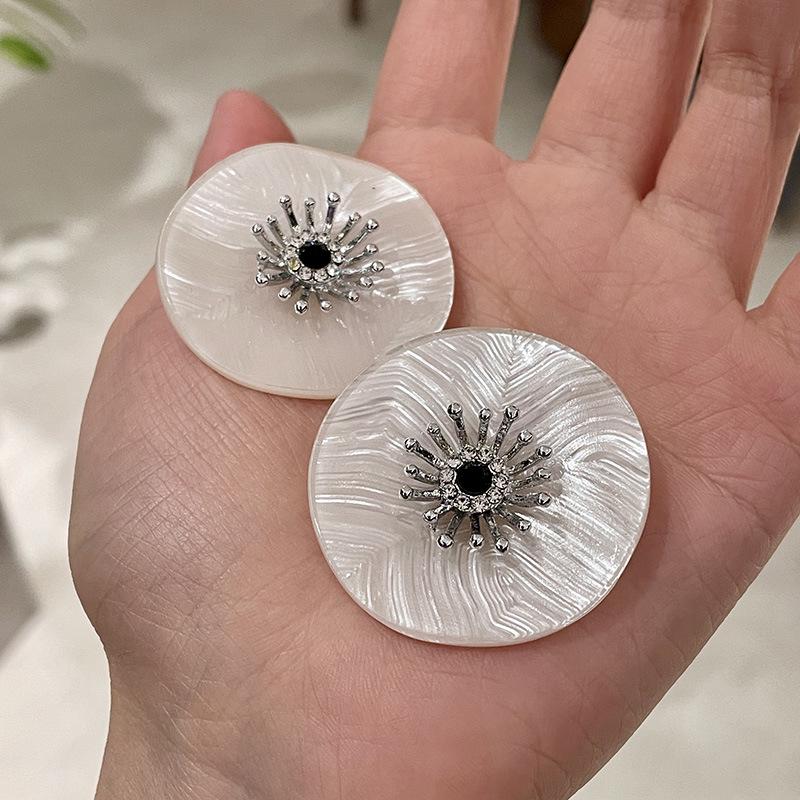 Vintage Black Series Stud Earrings 925 Silver Needle Minimalist High-End Personality Accessories for Women