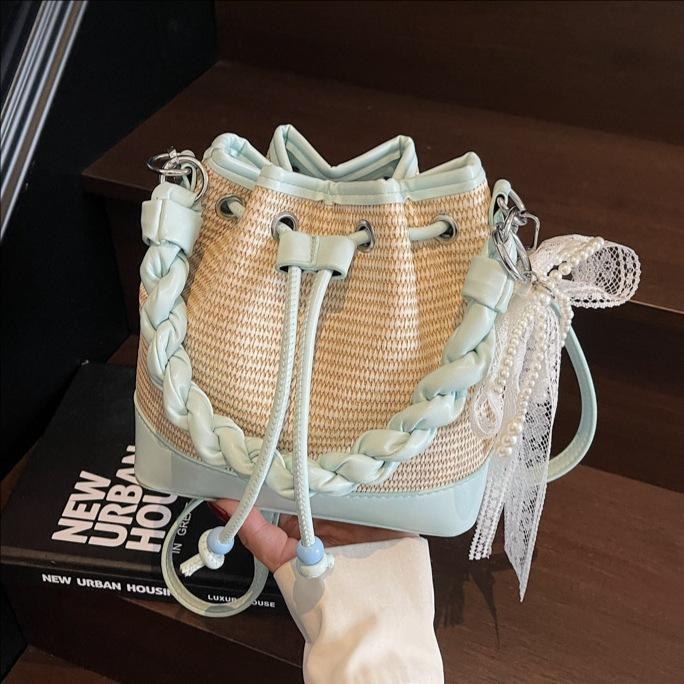 Hand Carrying Bucket Bag Women's New Fashion Pattern Drawstring Shoulder Bag Versatile Commuter Messenger Bag